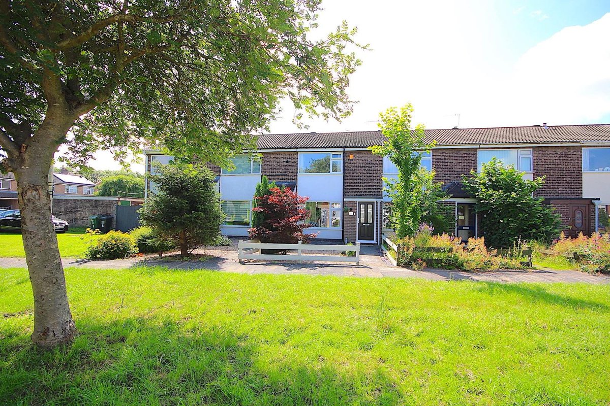 NFLeicester's tweet photo. 𝗖𝗢𝗠𝗜𝗡𝗚 𝗦𝗢𝗢𝗡 𝗙𝗢𝗥 𝗦𝗔𝗟𝗘 ... a two bedroom mid terrace house  located within walking distance to Merton Primary School.

For more details or to arrange an early viewing, please get in touch! 😊 

📞 0116 344 0110
📧 syston@newtonfallowell.co.uk
💬 Facebook messenger https://t.co/3EaNFskNxp