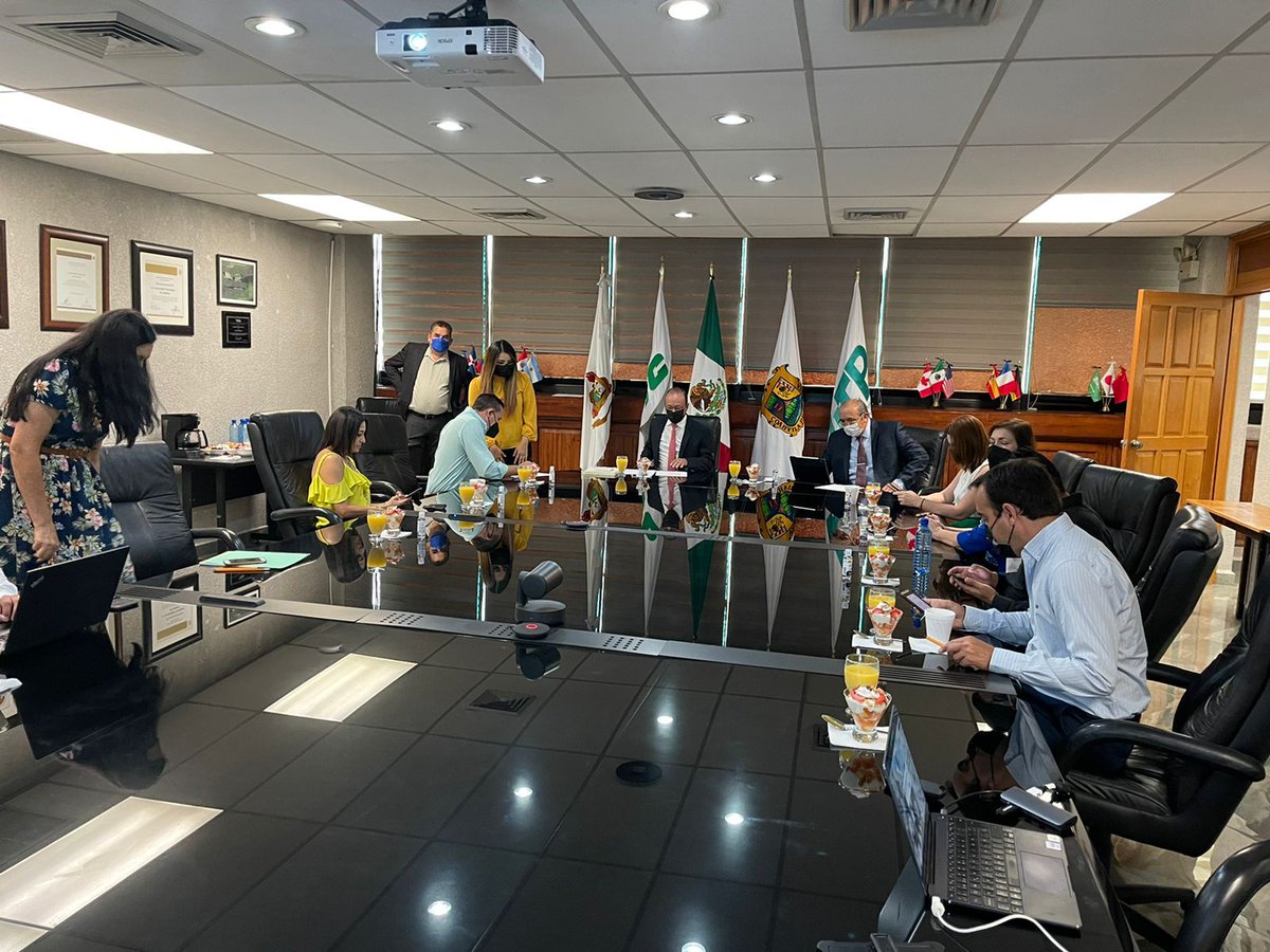 ses_coahuila's tweet photo. Hoy día nos presentamos ante el H. Consejo Directivo, en representación del C. Secretario de Educación, para presidir la Reunión de la Tercera Sesión Ordinaria de la Universidad Tecnológica de Coahuila, y con agrado felicito a su Rector, Ing. Jesús Contreras García. #UTC #SEMYS https://t.co/6mkrfemo4A