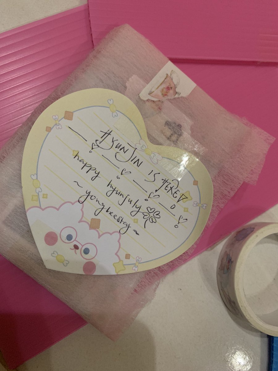 yongheestay's tweet image. wishing everyone who buy anything from me this month a very happy hyunjuly &amp;gt;&amp;lt;❣️🍀