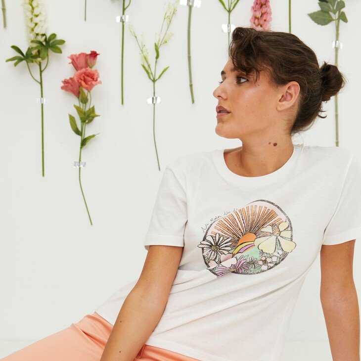 PRShotsonline's tweet photo. Oliver Bonas is looking for influencers who want to work with them on their Christmas 2021 collaboration campaign. Register for free at PRShots new collabs service to find out more - hurry there's just a few days left to apply https://t.co/ibxdl8fYBF #CollabRequest https://t.co/12NdS6Ktf5