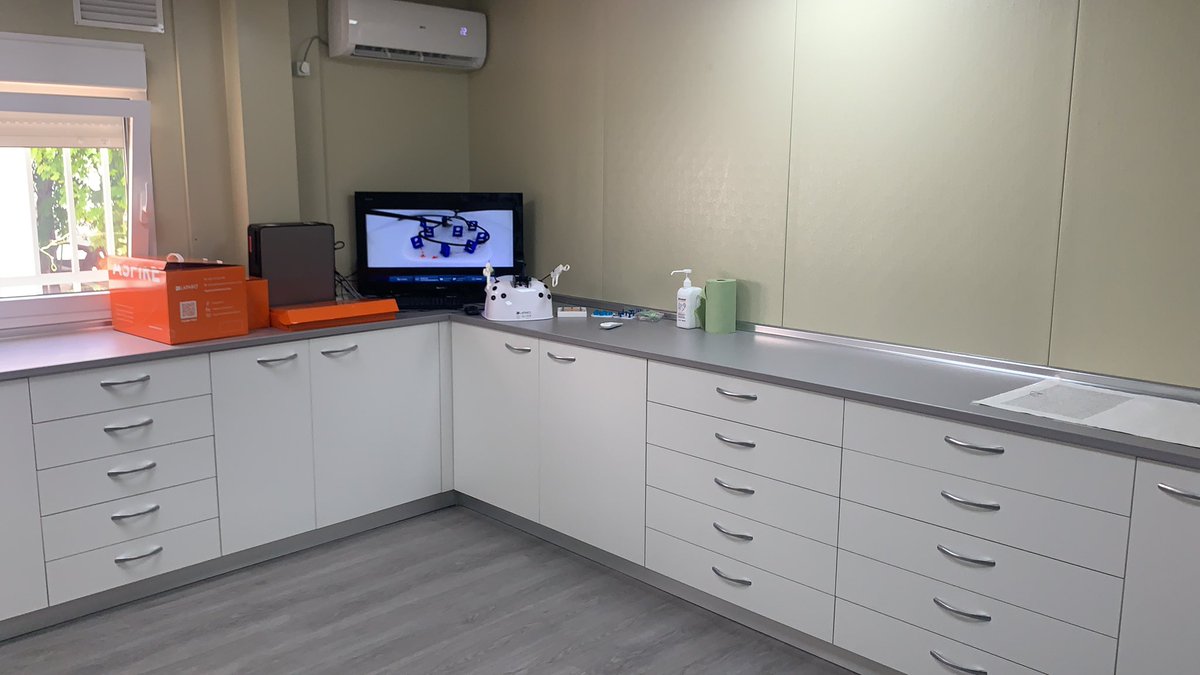 HBP_Valme's tweet photo. Completando la sala de simulación Con un nuevo pelvitrainer para la nueva Generación de residentes https://t.co/RFTnwG4dZO
