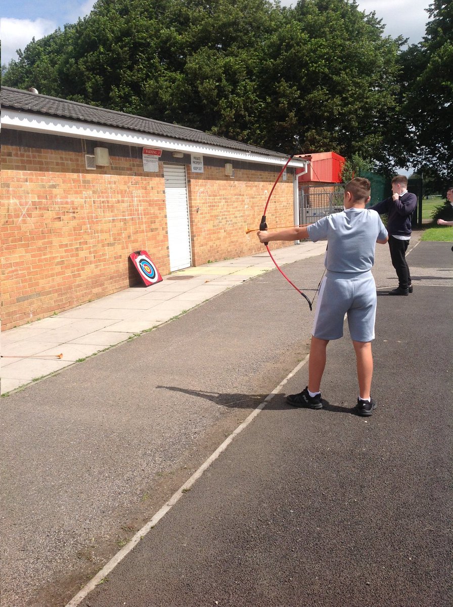 With archery skills like this Chestnut class could be the next Robin Hood.

Gwaith da pawb!