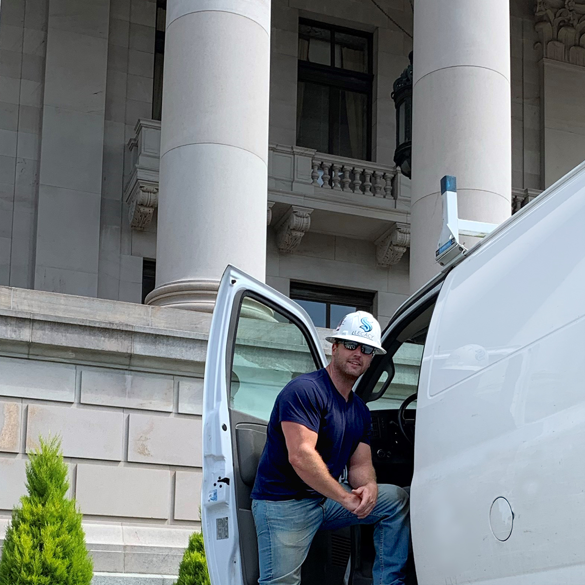 LegacyTowers's tweet photo. Chris and the Legacy DAS team are just wrapping up a project down at the state capitol in Olympia. (We're keeping the legislators connected, too!) #LegacyDAS #KeepingYouConnected #InsideAndOut! https://t.co/XQFrb7n3BE