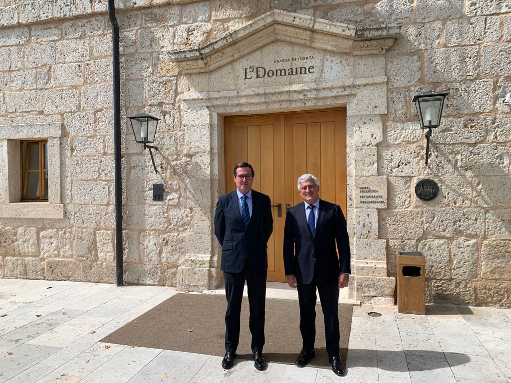agaramendil's tweet photo. 🍷 Gran experiencia en @arledomaine de la mano de su director general, Enrique Valero 

Ejemplo del impulso de la gastronomía y la #cultura en Castilla y León

#abadiaretuertaledomaine https://t.co/capZHzPmTP
