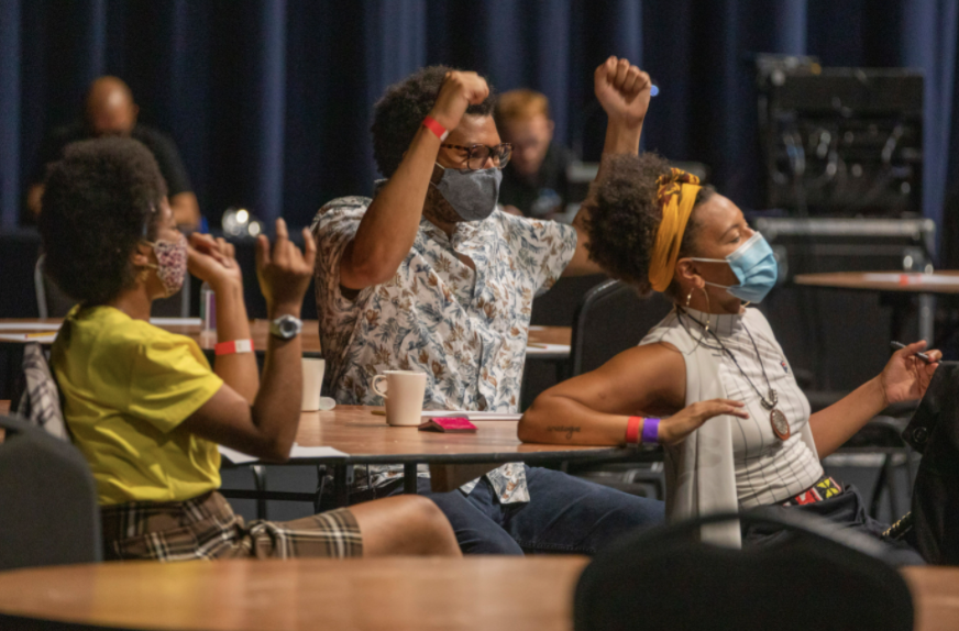 ContactMcr's tweet photo. Last Saturday alongside @MIFestival we held the #LookingForwardToTomorrow Equality Day. A great day of workshops, sharing of perspectives &amp; knowledge. Join us this Sat 17 for the Environment focused day, £5 tickets available:  https://t.co/x1jNRBAGuR 
📸  @photobaxter #MIF21 https://t.co/7yaBGpb5Hs