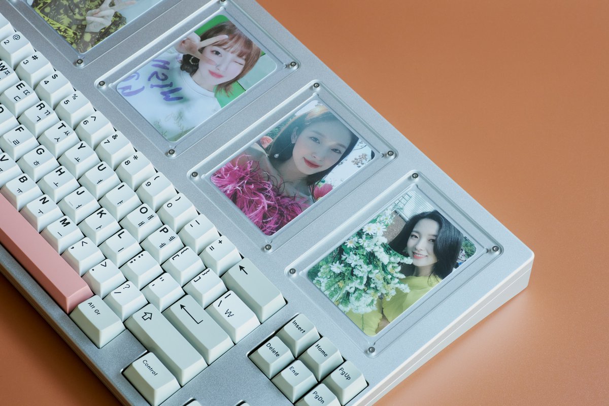 Taeha Types on Twitter "Gotta show off your photocard collection