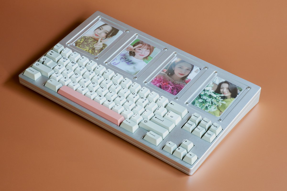 Taeha Types on Twitter "Gotta show off your photocard collection