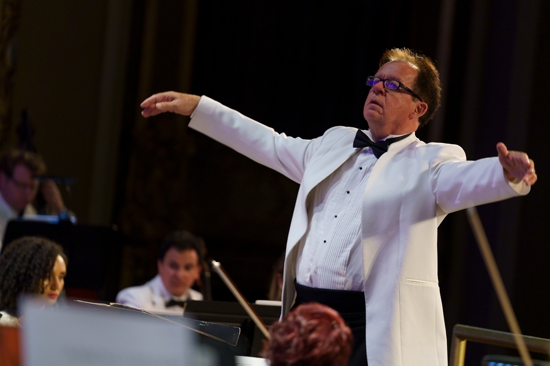 notleyhawkins's tweet image. Maestro Kirk Trevor leads the orchestra during his final performance at the Missouri Theatre for the Missouri Symphony in Columbia. Kirk is retiring after leading the symphony for the past 21 years. #missouri #mosy #symphony #concert #music #classicalmusic #maestro #conductor #st