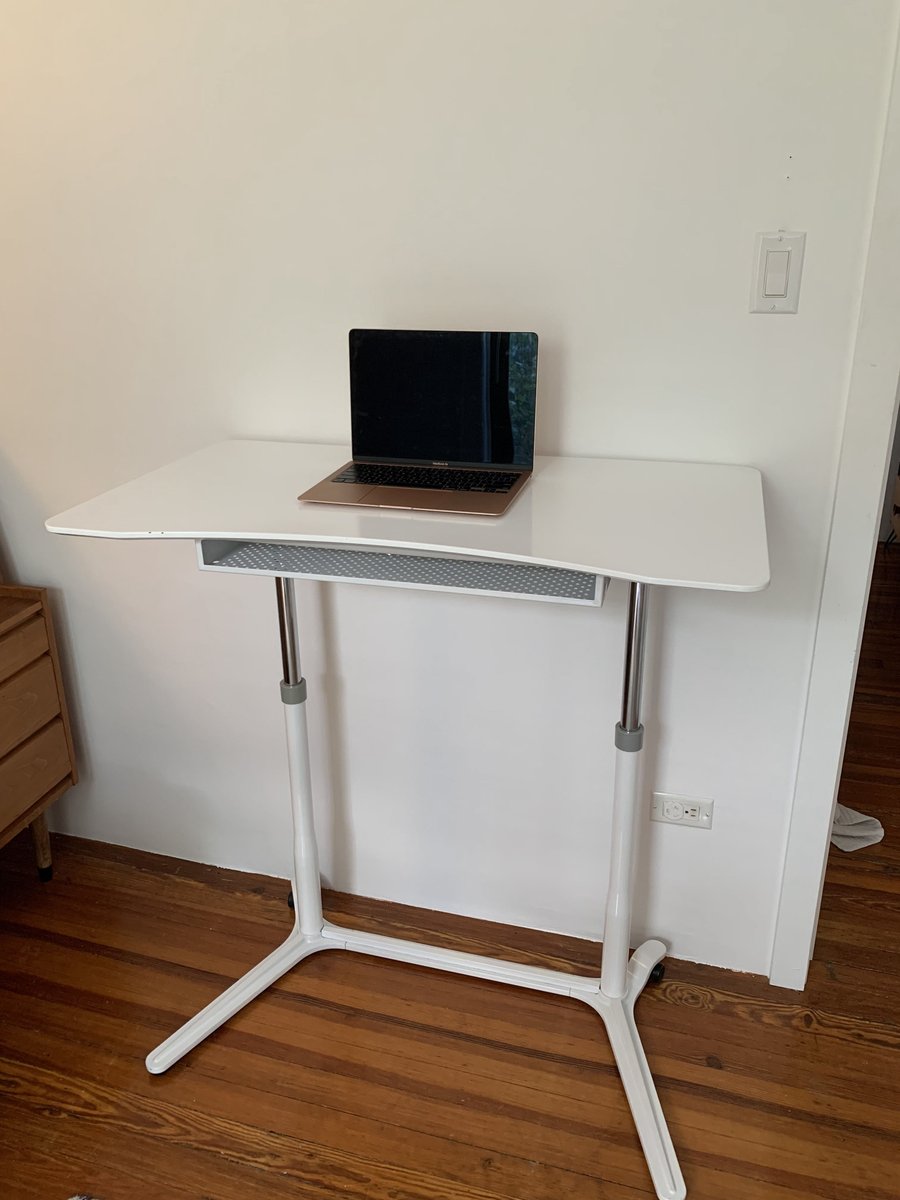 If you're still working from home...

You might like this sit/stand desk.

Good condition
Clean design
Easy to use
Great for small New York apartments

newyork.craigslist.org/brk/fuo/d/broo…
