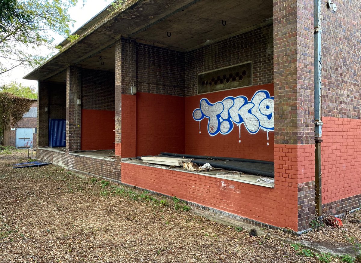 EastFinchleyN2's tweet photo. A proposal has been put forward for a mixed commercial and residential development on the site of the old East Finchley sub station.
There will be two webinars taking place on 14 and 15 July, from 7-8.30pm. Visit https://t.co/eas2gANgGJ to register. 
Photos: @jon_cooper75 
1/2 https://t.co/BsVpvVR29F