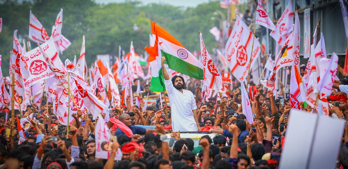 SraavyaPawanist's tweet photo. Success is not final. Failure is not fatal. The courage to continue that counts. This is what I always think of @PawanKalyan His attitude and personality is irrespective of win and losses.✊🏼✊🏼

#AdvanceHBDJanaSenani https://t.co/MYx5zg7lN9