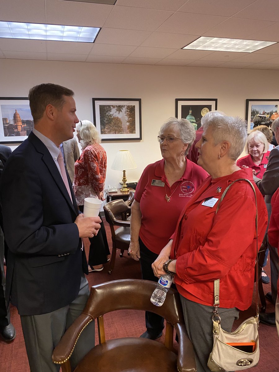 TrentAshbyTX's tweet image. Enjoyed talking to retired teachers visiting their Tx Capitol today about their need for a 13th check. #HB85 #txlege
