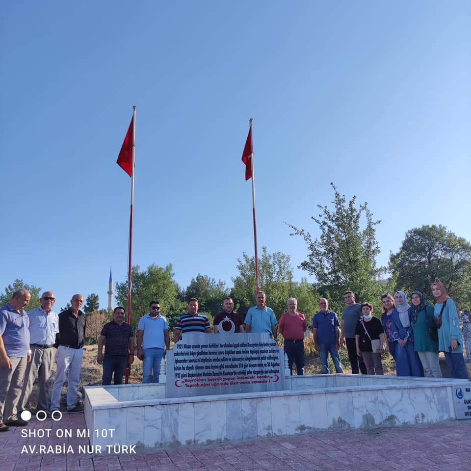 PartiCivril's tweet photo. Ak Parti Çivril İlçe Teşkilatı olarak bugün Kocayaka Mahallemizdeyiz ilk ziyaretimizi yakın zamanda açılışı gerçekleşen Kocayaka şehitliğimize gerçekleştirdik.
@Ak_Parti_Civril
@yucelgungor20 https://t.co/Sx7rP8h6En