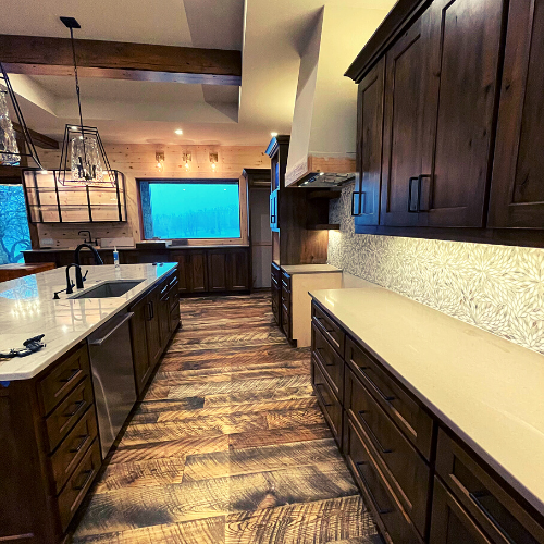AshnerConstruct's tweet photo. A unique flooring choice is rough sawn reclaimed lumber. We work with our homeowners to customize stains and use varying materials to help them realize their vision for their homes. #AshnerConstruction #overlandparkbuilder #customhomebuilder  #luxury #dreamhome #reclaimedbarnwood https://t.co/fcKdEBJbIV