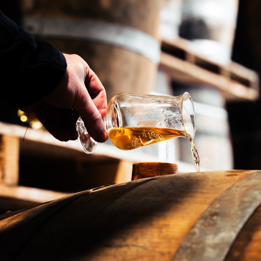 clondistillery's tweet photo. Combining the natural elements of good wood, with our mild maritime climate to create a diverse range of flavours in every single drop of Clonakilty whiskey.
What's your favourite whiskey from our cask finished series?
#clonakiltywhiskey #whiskeywednesday #caskfinished https://t.co/L8mzjX67mn