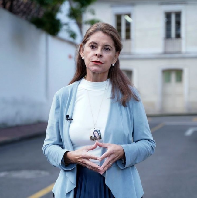 elespectador's tweet photo. Gobierno colombiano le pide a Cuba “respetar el derecho a la protesta pacífica”. https://t.co/NzdysBMOUJ https://t.co/dHoLZ30ZlC