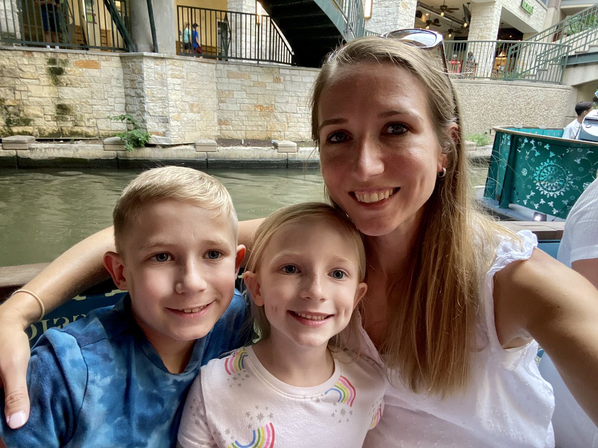 Mel_715's tweet photo. Travel selfies - San Antonio River Walk boat tour #onaboat #travelselfie #BINGO #summerselfiebingo #wcesummer https://t.co/QVGAIaxVPa