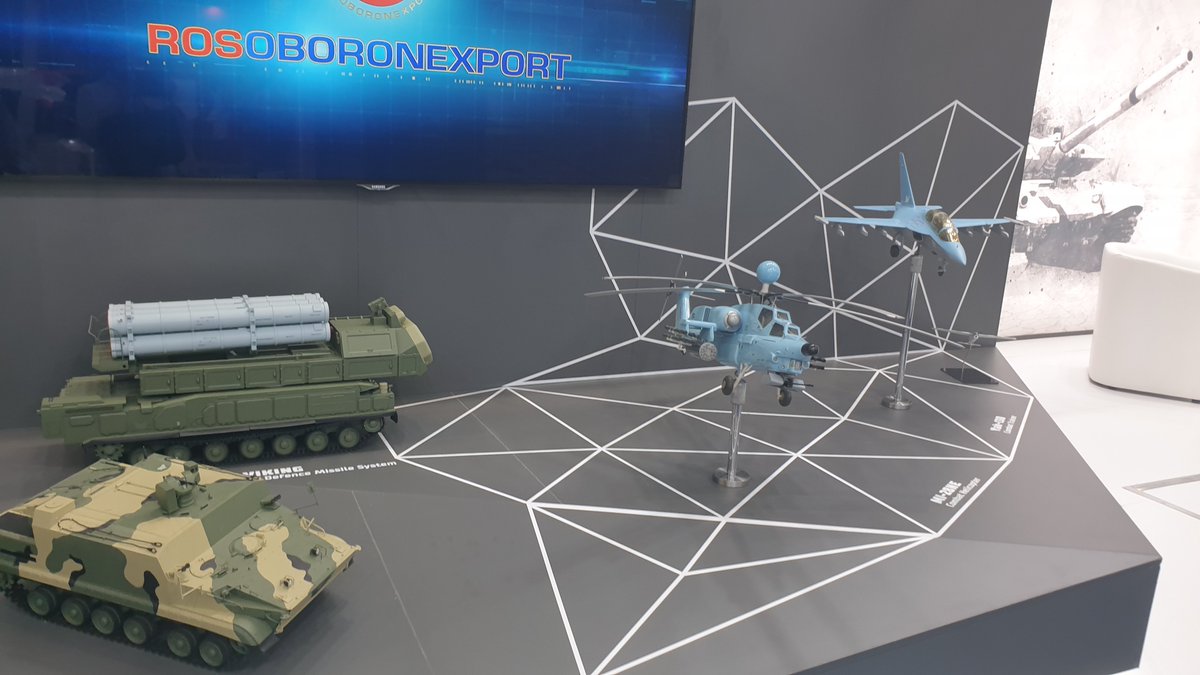 defencegreece_m's tweet photo. Ενδιαφερουσα και η παρουσια της #Rosoboronexport με #Mi28 και #Yak130 σε μπλε παραλλαγη για υπερθαλασσια χρηση? Επισης το νεο #S350 #Vityaz οπως και το #T90 #DEFEA2021 #DEFEA #DEFEA21 #Εκθεση #ΕΛΛΑΔΑ https://t.co/jLZ3GCxL8j