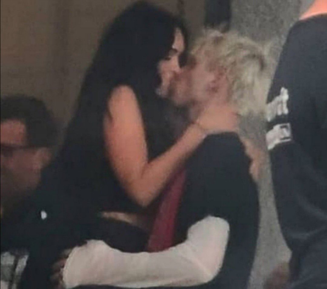 ARTIFAXING (@pedestrian) on Twitter photo 