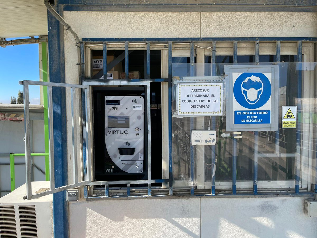 gesmatec's tweet photo. ARECOSUR (Málaga) se une al engranaje del Grupo Gesmatec, ¡bienvenidos! 🥳

☑️ Cajón Inteligente VNE de gestión de efectivo con tres recicladores, instalado de forma desatendida.

➡️ Si quieres tener la #tecnología al servicio de tus objetivos contacta en https://t.co/Tm6LgmcNzz https://t.co/oBk36h1WEl