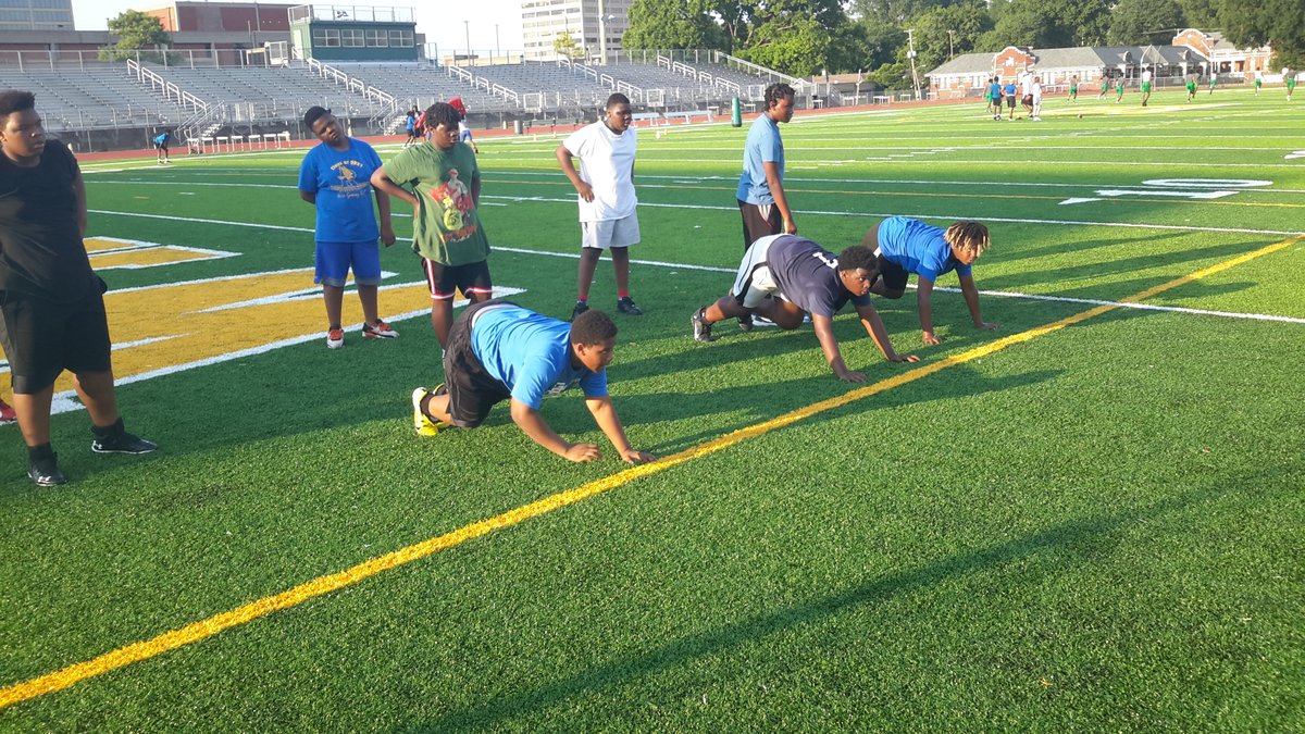 BobcatsBellevue's tweet image. Nice to see our Young Royals and Coaches putting in that WORK @Bonehas88 @BobcatsBellevue . It's not all about Winning but more about if our student-athletes ready for the next level. The proof is across the City of Memphis &amp;amp; Beyond #BellevueFinest