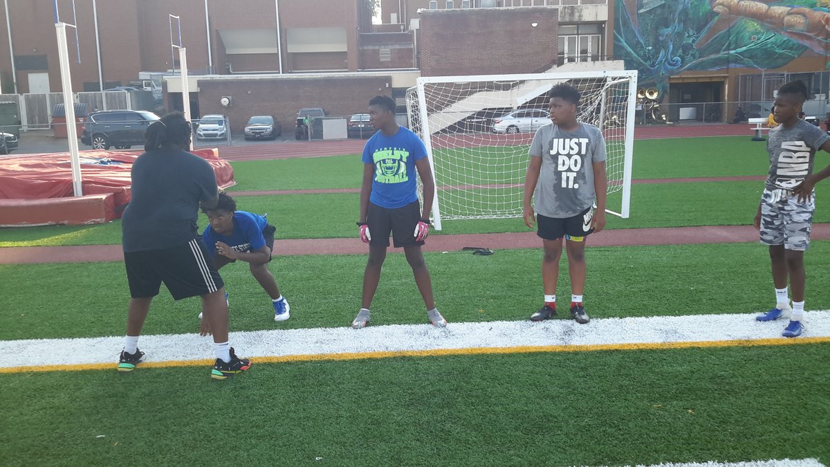 BobcatsBellevue's tweet image. Nice to see our Young Royals and Coaches putting in that WORK @Bonehas88 @BobcatsBellevue . It's not all about Winning but more about if our student-athletes ready for the next level. The proof is across the City of Memphis &amp;amp; Beyond #BellevueFinest
