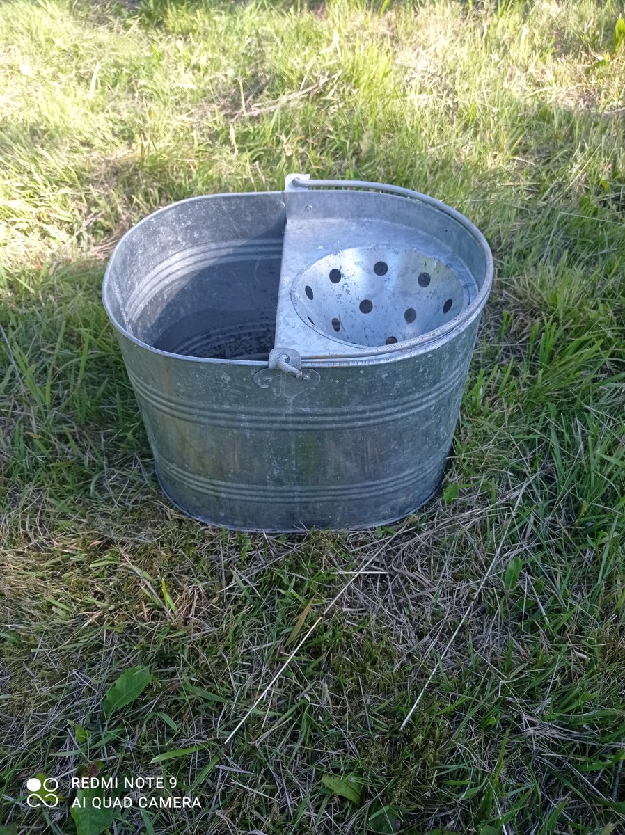 zanywanywoo's tweet photo. Will decorate this mop bucket for it to become a #buttbucket - resident contacted me abt issues with cigarette butts being dropped took inspiration from @BlackburnTidy Facebook group thanks to @jackiefloyd17 for finding this! #creativesolutions #cllrlife https://t.co/6AxEThfssl