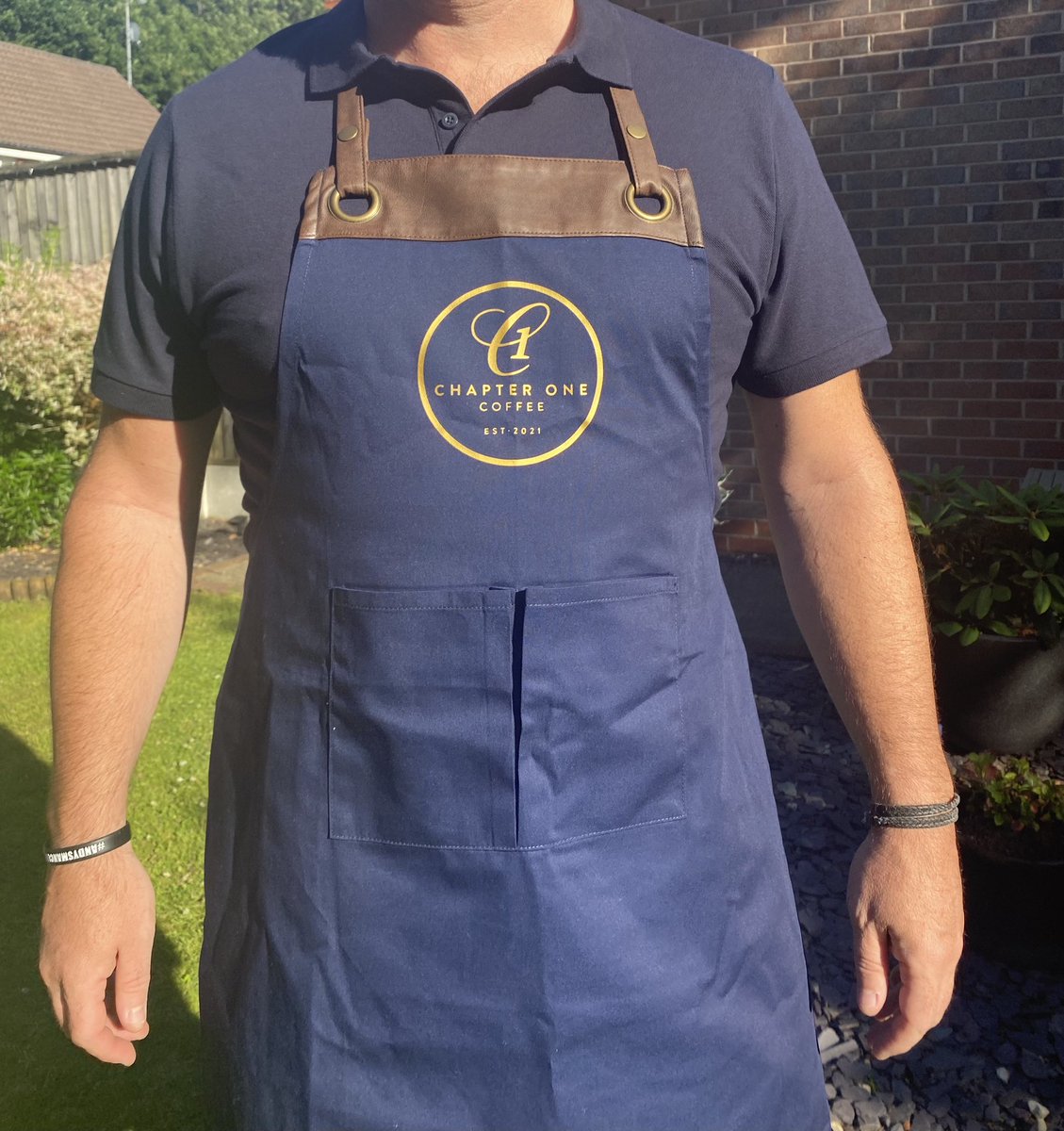 ChapterOneSheff's tweet photo. Aprons ready to go for the horsebox grand opening!! Exciting times ahead for Chapter One
#chapteronecoffee #independentsheffield #coffee #sheffieldissuper #westonpark #supportlocal https://t.co/GeeV5Iavxm