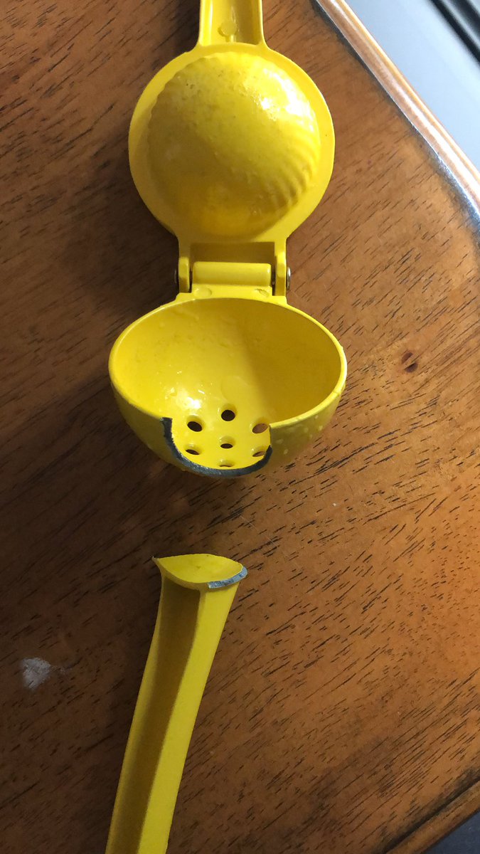 karner_rachel's tweet photo. I was so focused on getting every last drop from my lemon that I broke the squeezer and also managed to pinched my boöb whilst it breaking https://t.co/d0Riue1Jfj