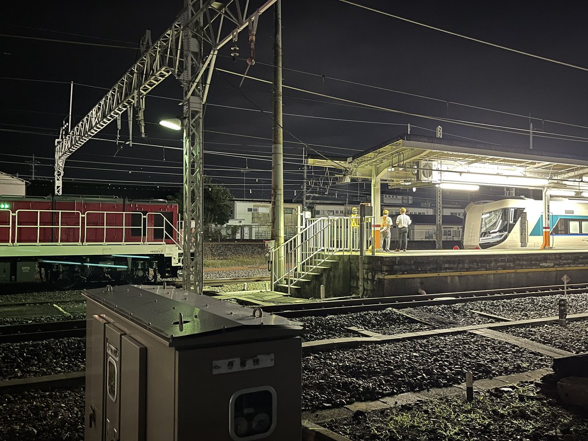 Rail_Channel's tweet photo. DE10 1099 側はこんな感じで停車中。DD200は動き無し
#500系 #512F #513F #514F #リバティ #甲種 #東武日光線 #栗橋 https://t.co/ktOoSSNXnC