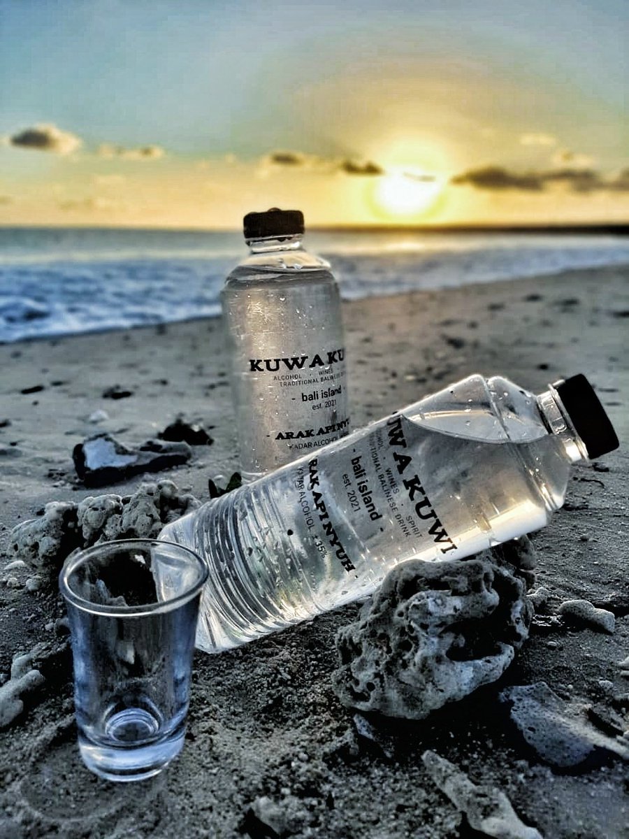 tarotbyyaya's tweet photo. jangan lupa beli araknya di aku ya, arak api Bali asli, KUWA KUWI kau main hati~~~
cuma 40k aja sebotolnya untuk di luar Bali, bisa dikirim ke seluruh kota merupakan tempat bermain yang asik... DM YA, PESEN YANG BANYAK!!!
#ARAKBALI #ARAKAPI #ARAKAPIBALI https://t.co/glbFB7kMg5