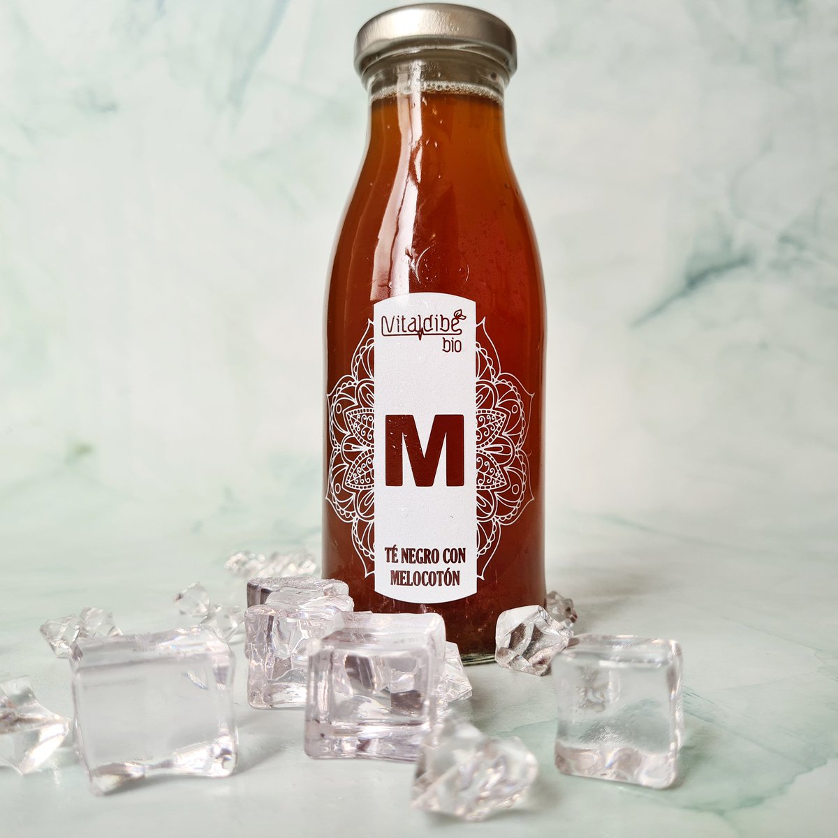 Te negro con melocotón ecológico. 
Se toma muy frío.
Sin azúcar añadido.
Te va a encantar.