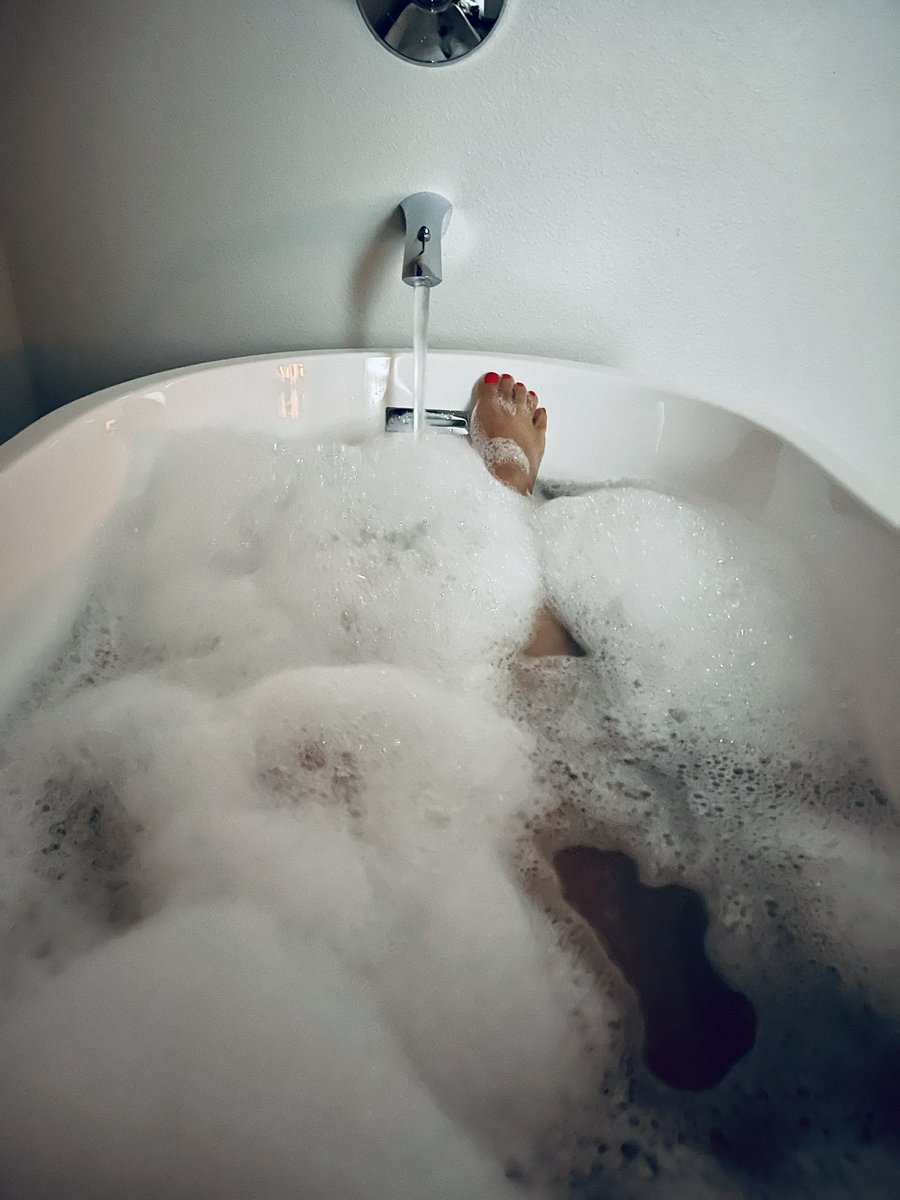 Sin_Local's tweet image. Esto es a lo que yo llamo aprovechar la hora de almuerzo