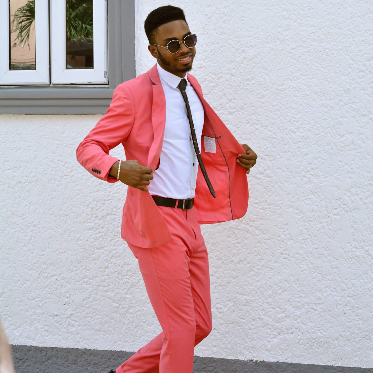 DripTie's tweet photo. Our signature suit + Premium Tie = Effortless Drip! https://t.co/qLvgev3fJt