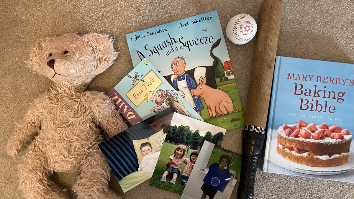 _MissMilner's tweet image. Preparing for tomorrow’s transition day by collecting some resources for an ‘all about me’ activity🍎✏️