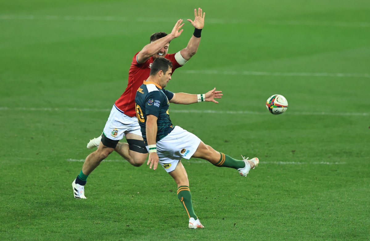 SuperSportTV's tweet image. HT | South Africa 'A' 17-3 British &amp;amp; Irish Lions

Tries from Nkosi and Am sees the home side with a comfortable lead. Faf de Klerk and Marco van Staden in the bin for 10 minutes 🟨

📺 Stream live: bit.ly/31uYXhA 
#CastleLionsSeries | #StrongerForever