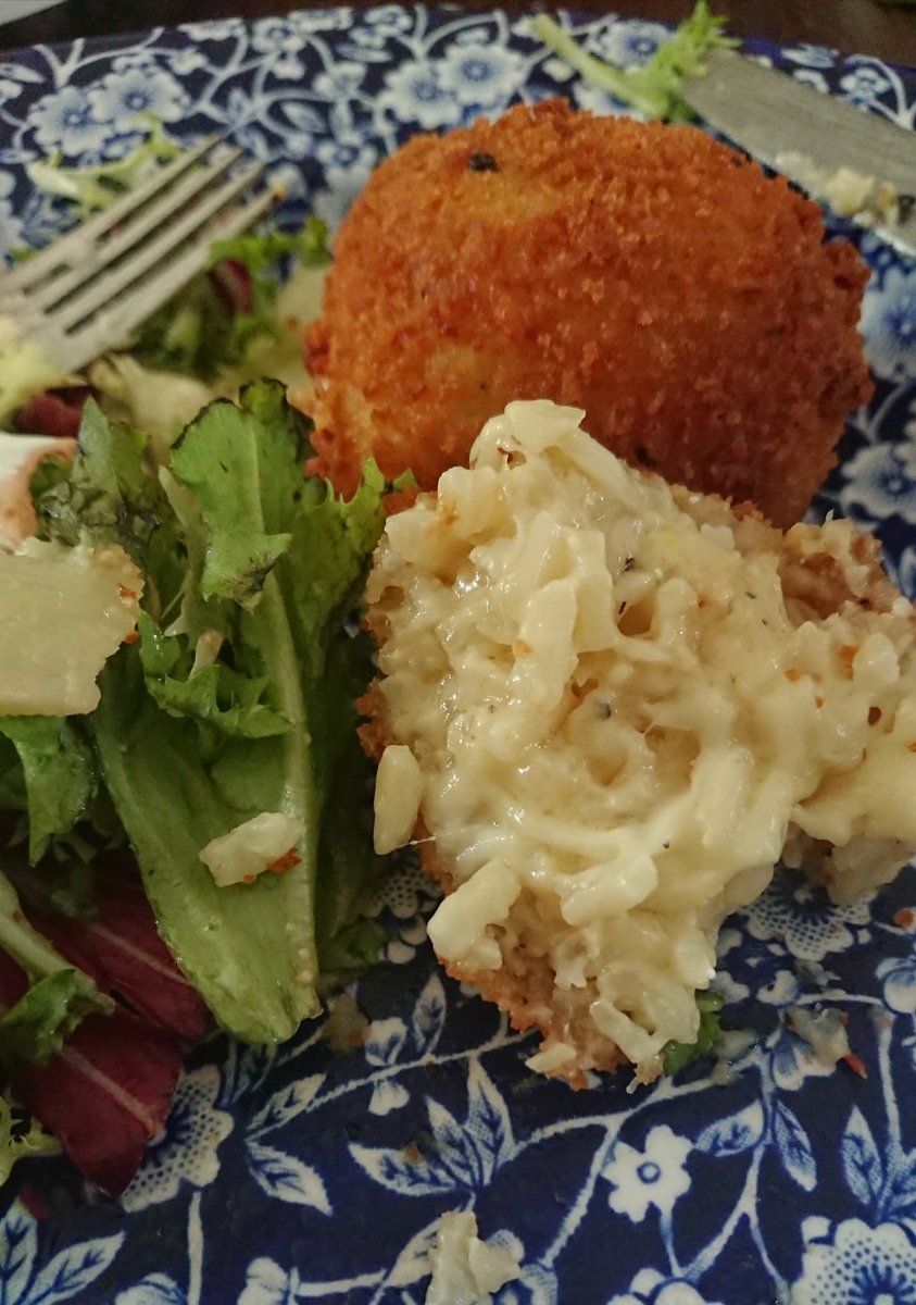 First attempt at arancini. Pretty darn tasty if I may modestly say. #arancini #sicilianfood #firstattempt #Sicily