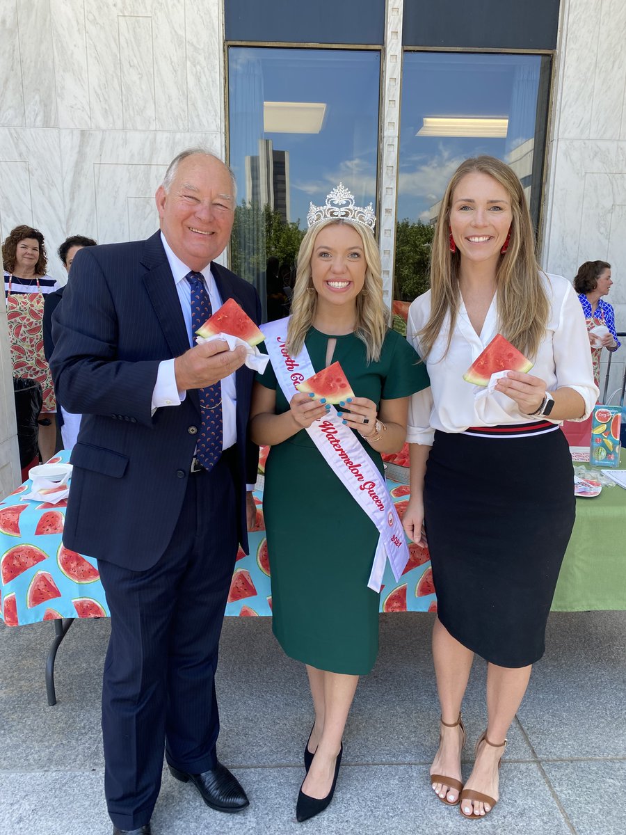 SenBrentJackson's tweet photo. Today was one of my favorite days at the General Assembly. Thank you to everyone who stopped by to say hello, grabbed a slice of Watermelon, and helped celebrate 2021 Watermelon Day. Thank you to our 2021 Watermelon Queen Anna Young for taking the time to visit us today! https://t.co/9difzRWECe