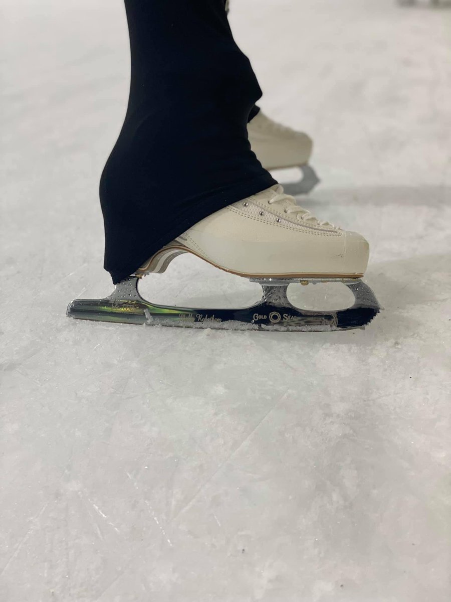 MollyRobotham's tweet photo. Thank you @AlsSkateShop so much for my brand new @edeaskates ice-flys, absolutely love them! ⛸🤍 xx #sponsoredskater @JohnWilsonBlade https://t.co/htOGScQxuc