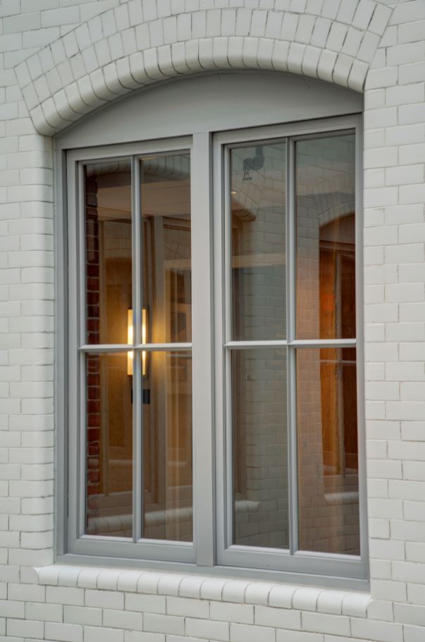 We've got a little bit of color in this project spotlight! 💚The Marriott Residence Inn Seaport is located in Boston, MA.

Architect: Group One Partners, Inc.
Customer: The Cheviot Corporation
EFCO Products: 601, 6615, and 2700 windows
📸: Abstract Photography, Inc.