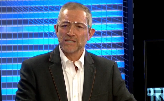 Pulso_LT's tweet photo. #DebatePULSO | Patricio Rojas, asesor de Sebastián Sichel por equilibrios fiscales y el rol del Estado: "Es bien difícil pensar que vamos a poder aumentar la productividad en Chile con el escenario político que estamos viviendo en este momento". https://t.co/h59CA6GEob
