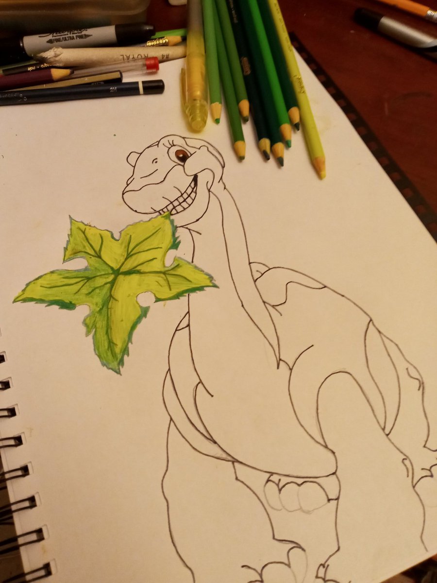 VikingIrishGod's tweet photo. 🚨Update🚨!! On the #treestar and #Littlefoot drawing 
!! #art 🎨🎭🎨 https://t.co/7iEYgoBxe3