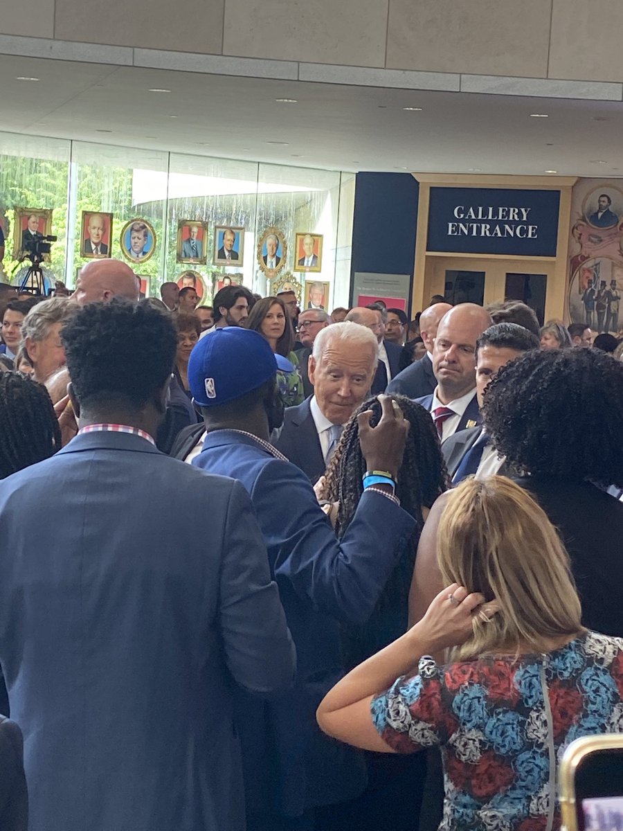 Robinmindy's tweet photo. I never thought my day would include seeing President Biden and a few other distinguished public servants …hmm that was not on my calendar of events,  but somehow God thought otherwise 😇 #sheshines! https://t.co/8IRBFrBiu7