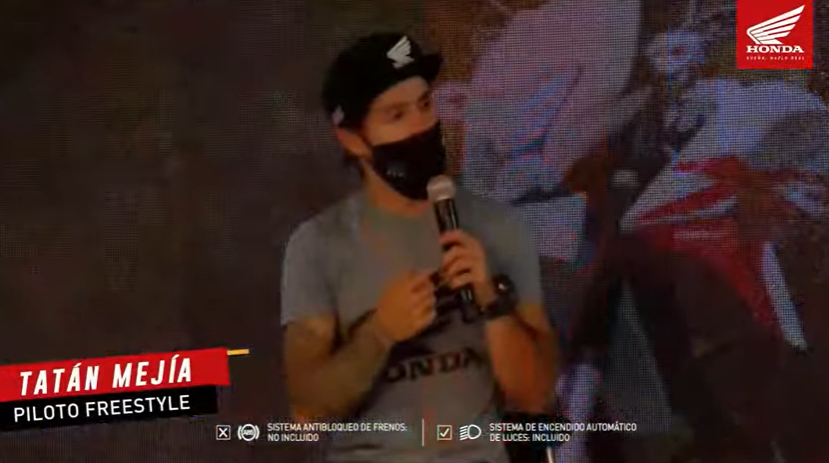 feria2ruedas's tweet photo. #LanzamientoHonda “la nueva Honda tiene una reacción inmediata cuando le das gas y aceleras, la moto te responde ahí mismo", expresó @TatanMejia, Piloto Freestyle.
Sigue nuestra trasmisión a través de https://t.co/eGBsqc8SMT
#f2r #feria2ruedas #F2Rdigital2021 #F2Rweek https://t.co/CysAHRQbhC