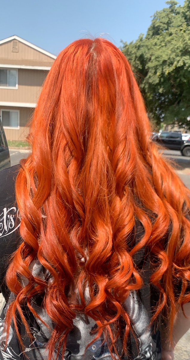 MarissaMM49's tweet photo. New hair alert 🚨 red head aka ginger 😍🧡🧡🎃 https://t.co/HxQ6gokat2
