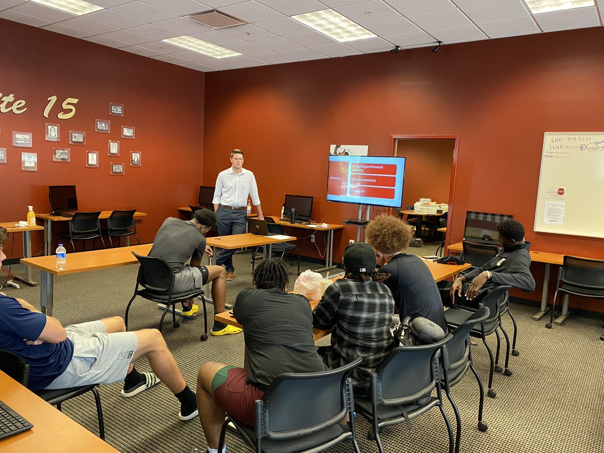 CougarSAAS's tweet photo. Thanks @ThomasWoelfel for teaching a lesson about budgeting to @CofCBasketball and @CofCWBB today! #PawstoClaws https://t.co/tkbA4qiQqc