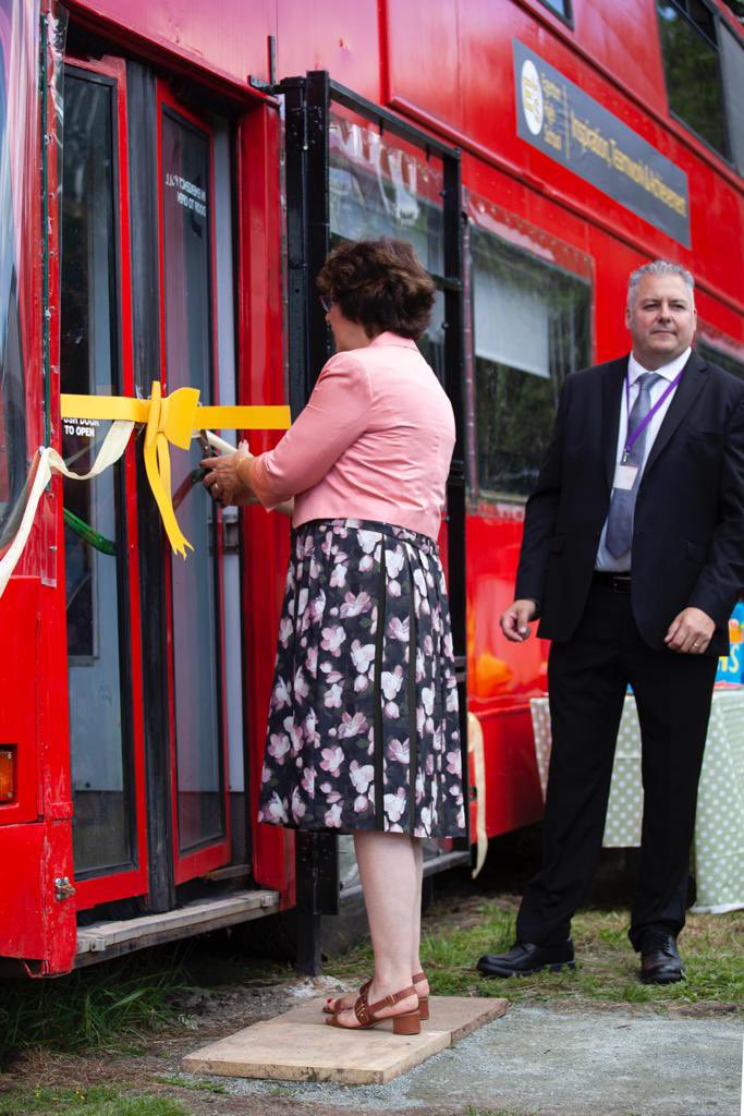 DianeHawkins_LL's tweet photo. A very warm welcome @EgertonHigh and delighted to judge the hat competition and open the Learning Bus. Inspirational staff and brilliant young people having a great time practising skills for @DofE . Thank you all so much for inviting me to your Garden Party today https://t.co/9cVCOdOWAx