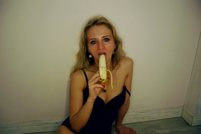 I love bananas ... Do you like banana ice cream? https://t.co/Pxx8j63zB0<a href="/tag/sundaynight"class="tags"><span>#sundaynight</span></a><a href="/tag/instafam"class="tags"><span>#instafam</span></a>