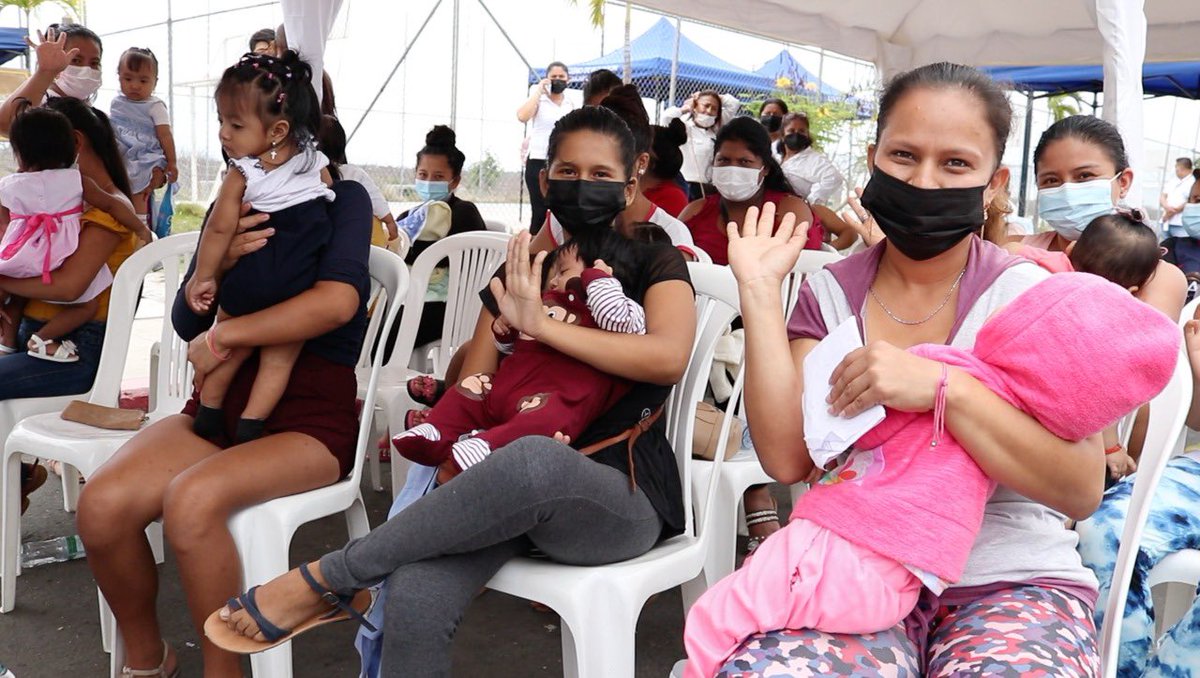 vmaino's tweet photo. Estuvimos en Jaramijó (Manabí)📍 y con  @maemontanov, @mariabrownp y @Fmalvear08 recorrimos las brigadas de cedulación de @RegistroCivilec que atenderán hoy a 279 niños de 0 a 5 años👶

✅En 🇪🇨 cedularemos de manera gratuita a más de 30 mil niños.👍

#EcuadorCreceSinDesnutrición https://t.co/pO5GeS4U1e