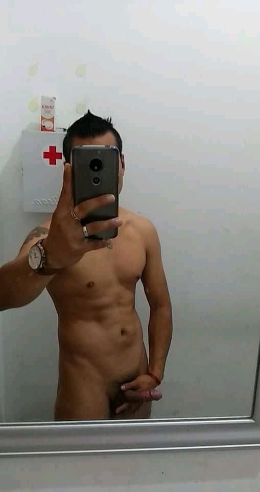 Heterosexuales6's tweet photo. Este chacalito #Heterosexual me sigue mandando fotos así😋

¿Que les parece? https://t.co/2l4h7mMJM1